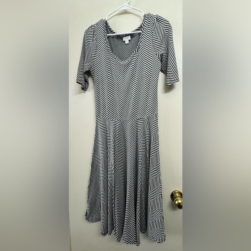 Lularoe Nicole dress black and white
